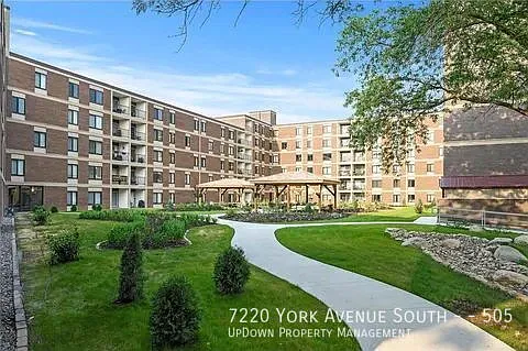 7220 York Ave S #505 — Photo 23