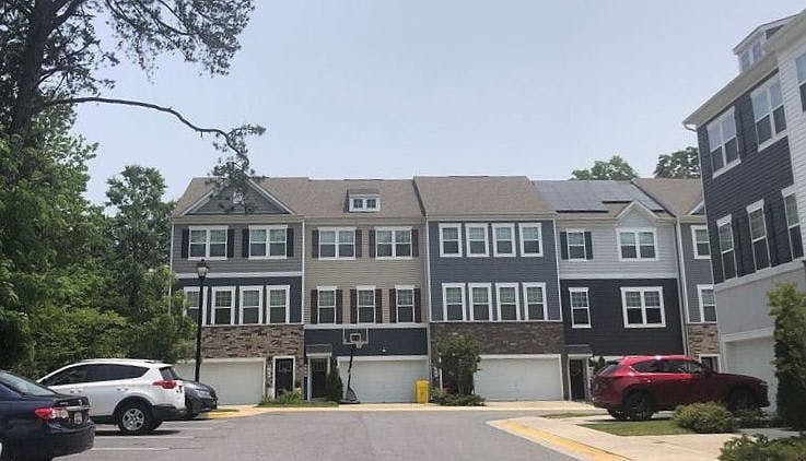 2nd image of 904 Naples Ln