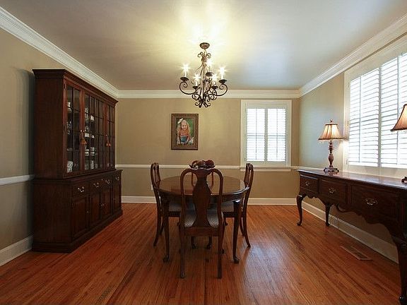 Spacious Dining Room