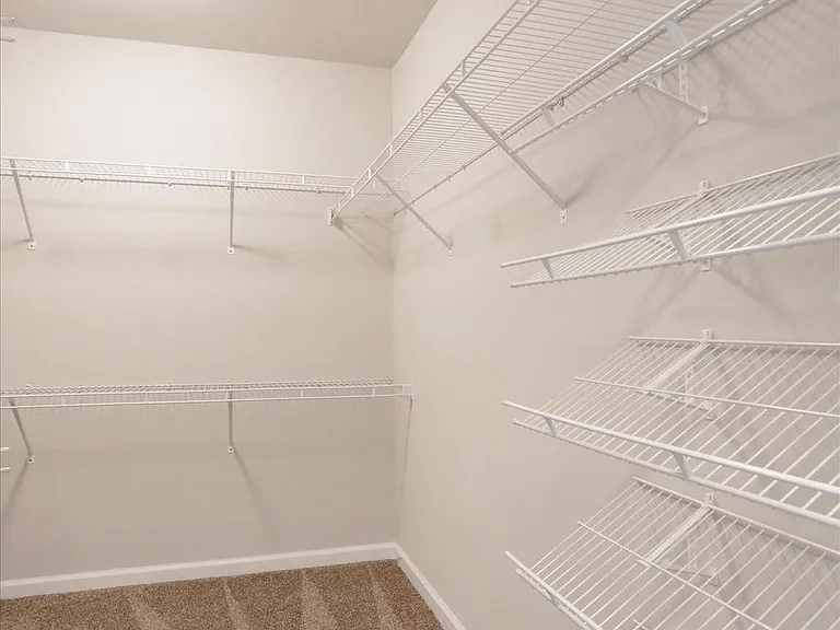 20 Delano Dr — Photo 29