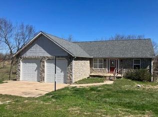 8404 Gateway Dr, Neosho, MO 64850