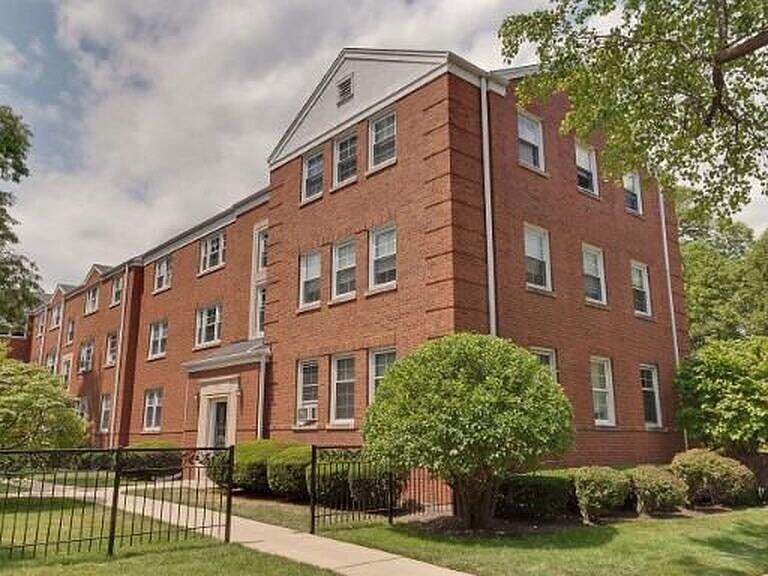 1st image of 510 Bonnie Brae Pl
