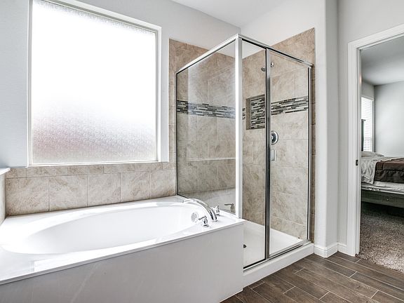 3rd image of 15924 Charing Cross Dr
