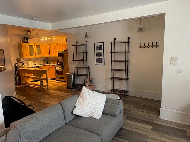 2717 Girard Ave S #101 — Photo 17