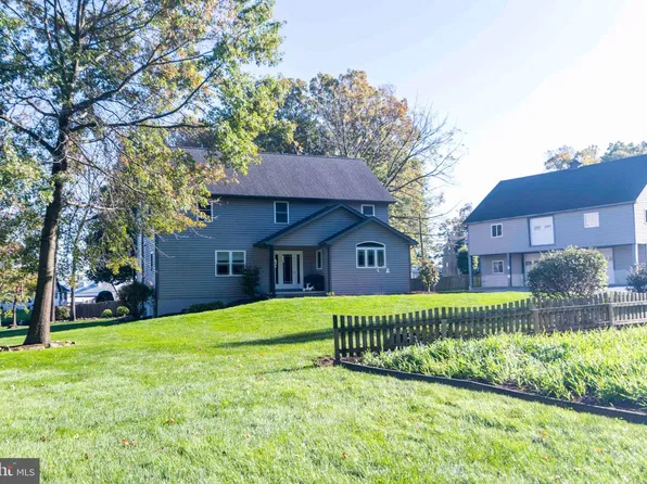 309 S Kinzer Rd, Paradise, PA 17562