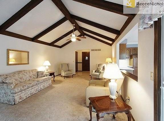 Plenty of room to make a grand entrance from the front door into the Great room.