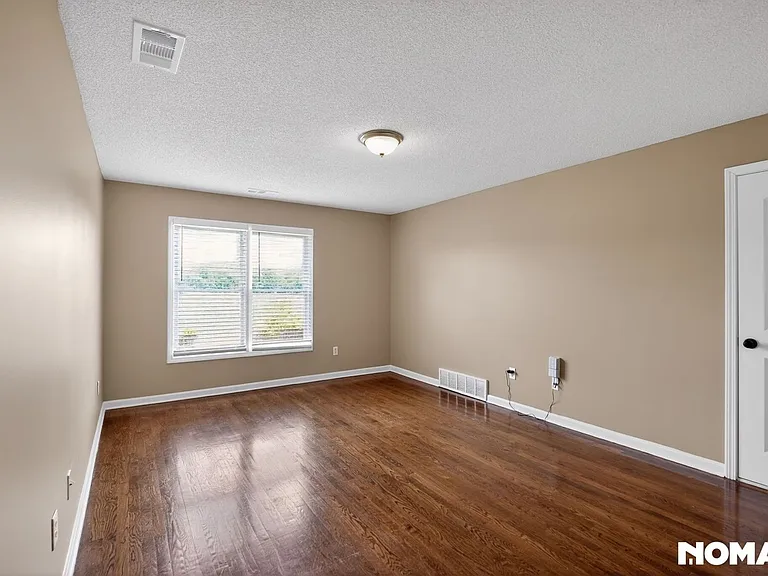 4886 Fox Springs Dr — Photo 20