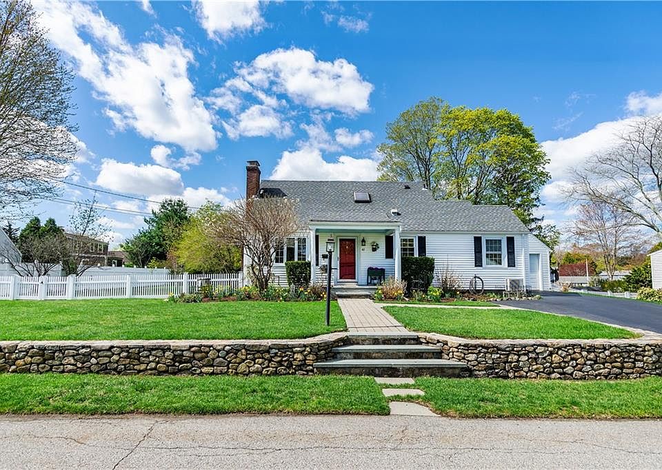 1st image of 42 Grasslands Rd