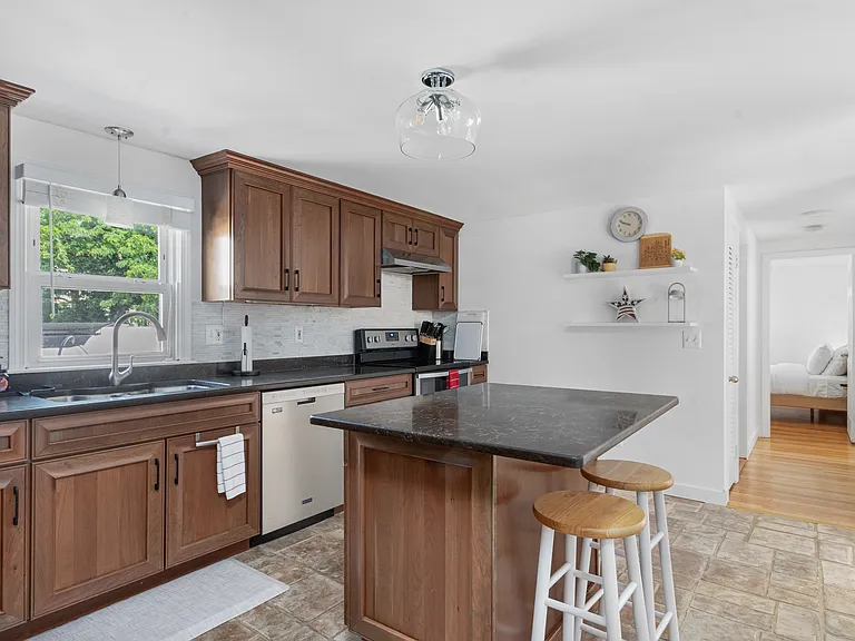 1191 Hope St — Photo 24