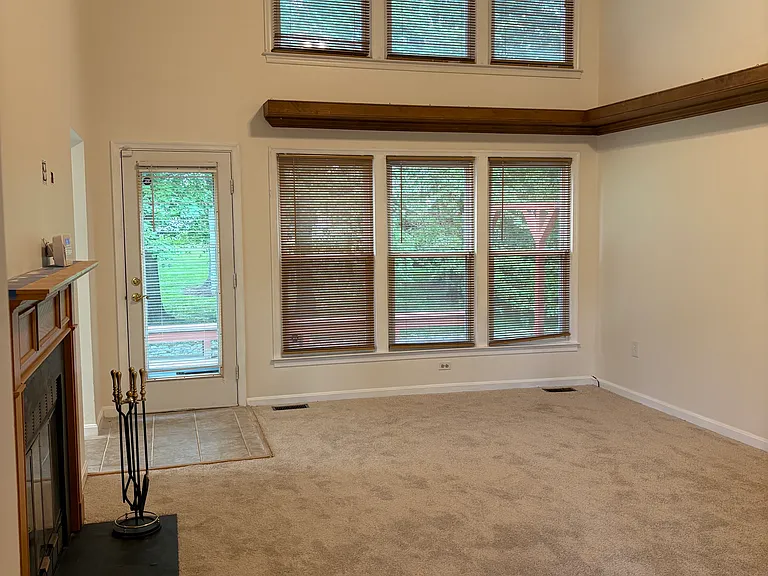 14208 Greenview Dr — Photo 6