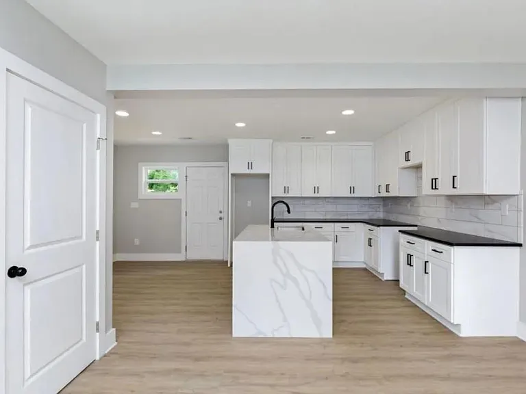 1779 Madrona St NW — Photo 6