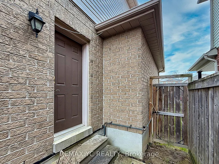 47 McMulkin St — Photo 23