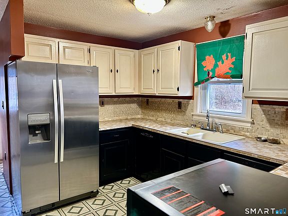 4th image of 222 Parish Hill Road