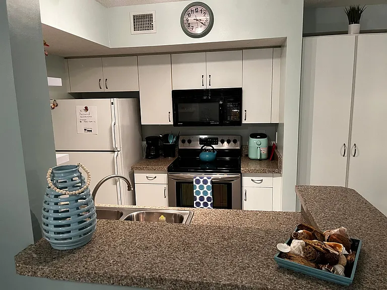 1670 N 42nd Cir #101 — Photo 8