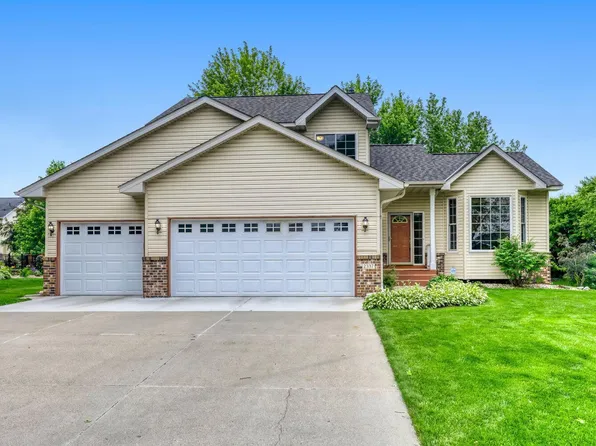 2337 Manuela Dr, Chaska, MN 55318