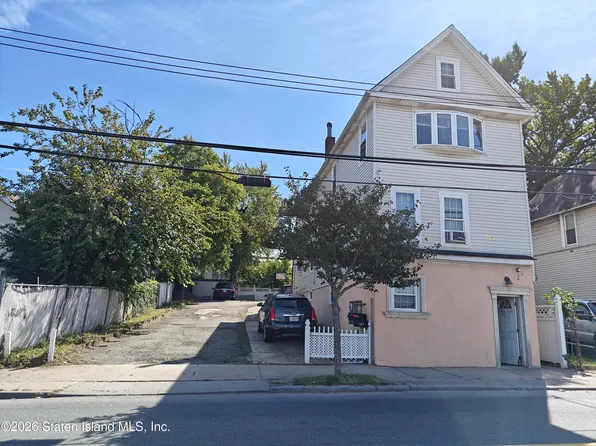 203 Morningstar Rd, Staten Island, NY 10303