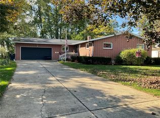 2036 Glenn Dr NE, Warren, OH