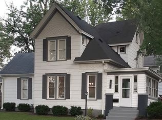 709 W Douglas Ave, Jacksonville, IL 62650