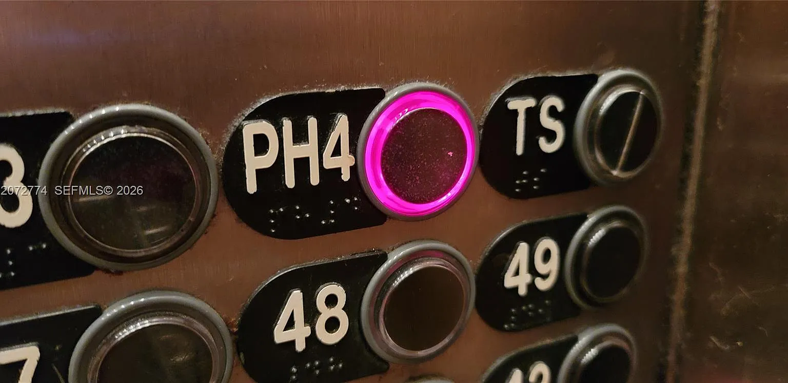 Opera Tower Condo — Photo 3
