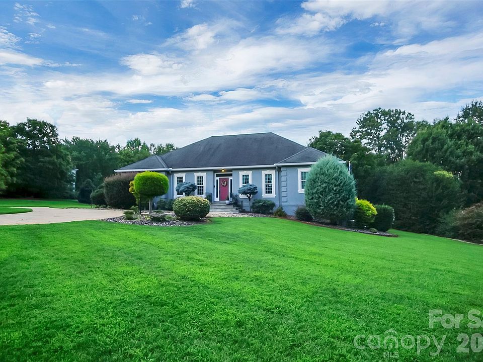 1st image of 1808 Country Garden Dr