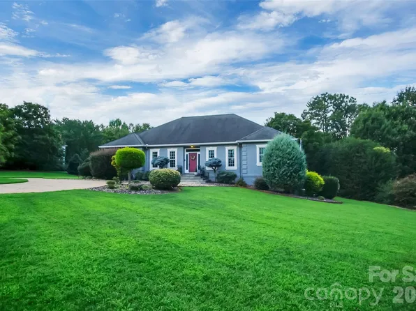 1808 Country Garden Dr, Shelby, NC 28150