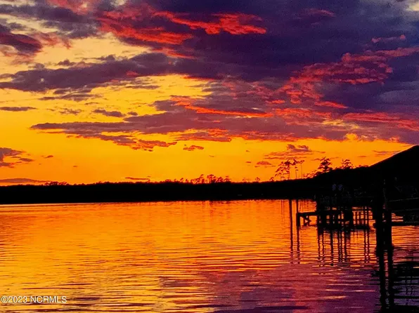 11 E Commodore Point, Belhaven, NC 27810