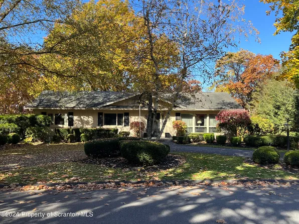 15 Leslie Dr, Scranton, PA 18505