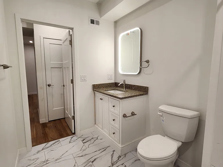 908 E Gorham St #2 — Photo 17