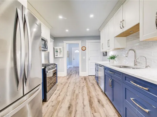 96 Home St, Stratford, ON N5A 1Z7