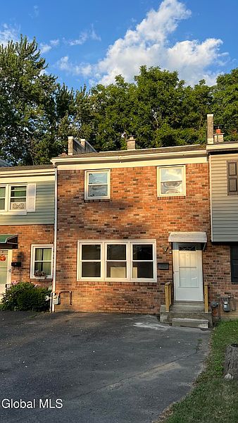 2nd image of 140 Mount Hope Drive
