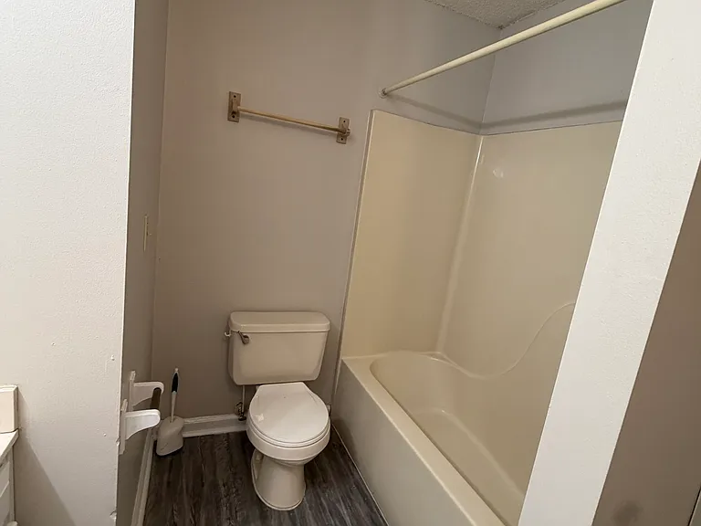 411 Baltic Ct — Photo 20