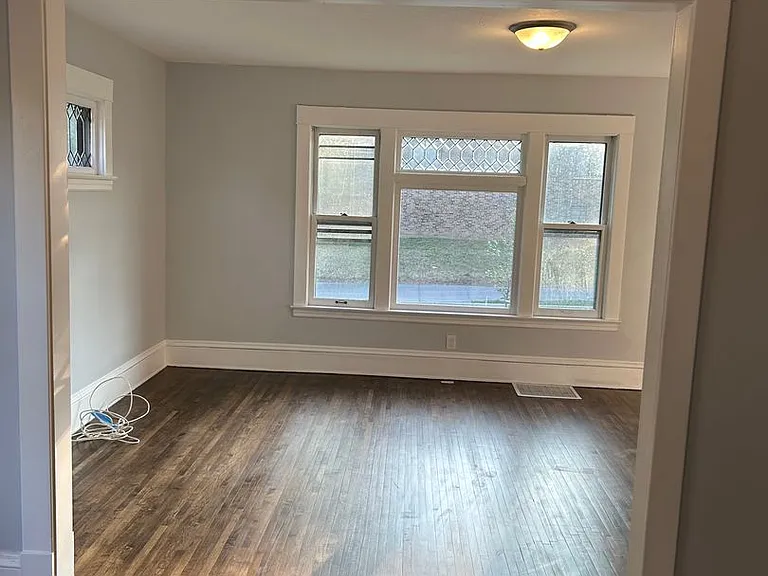 2245 Johnson St NE — Photo 2