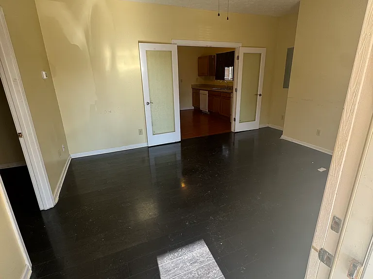 945 Dayton Ave — Photo 8