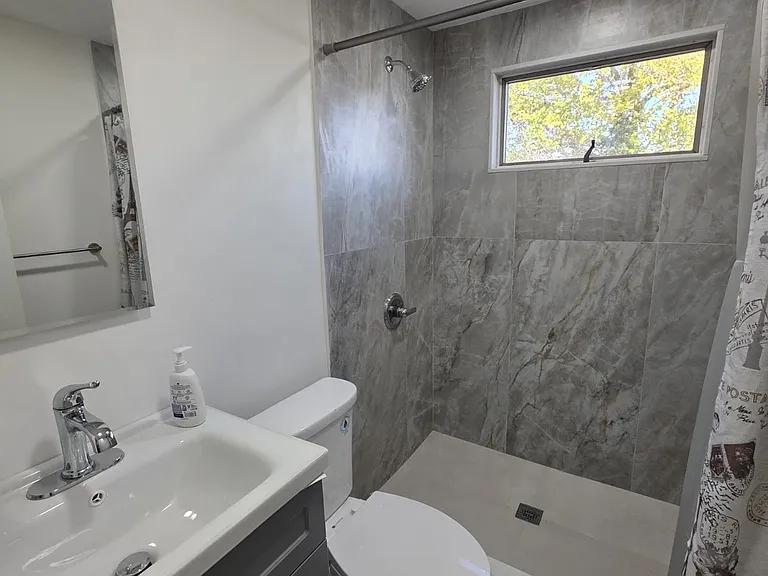 113 Yoakum Ave — Photo 14