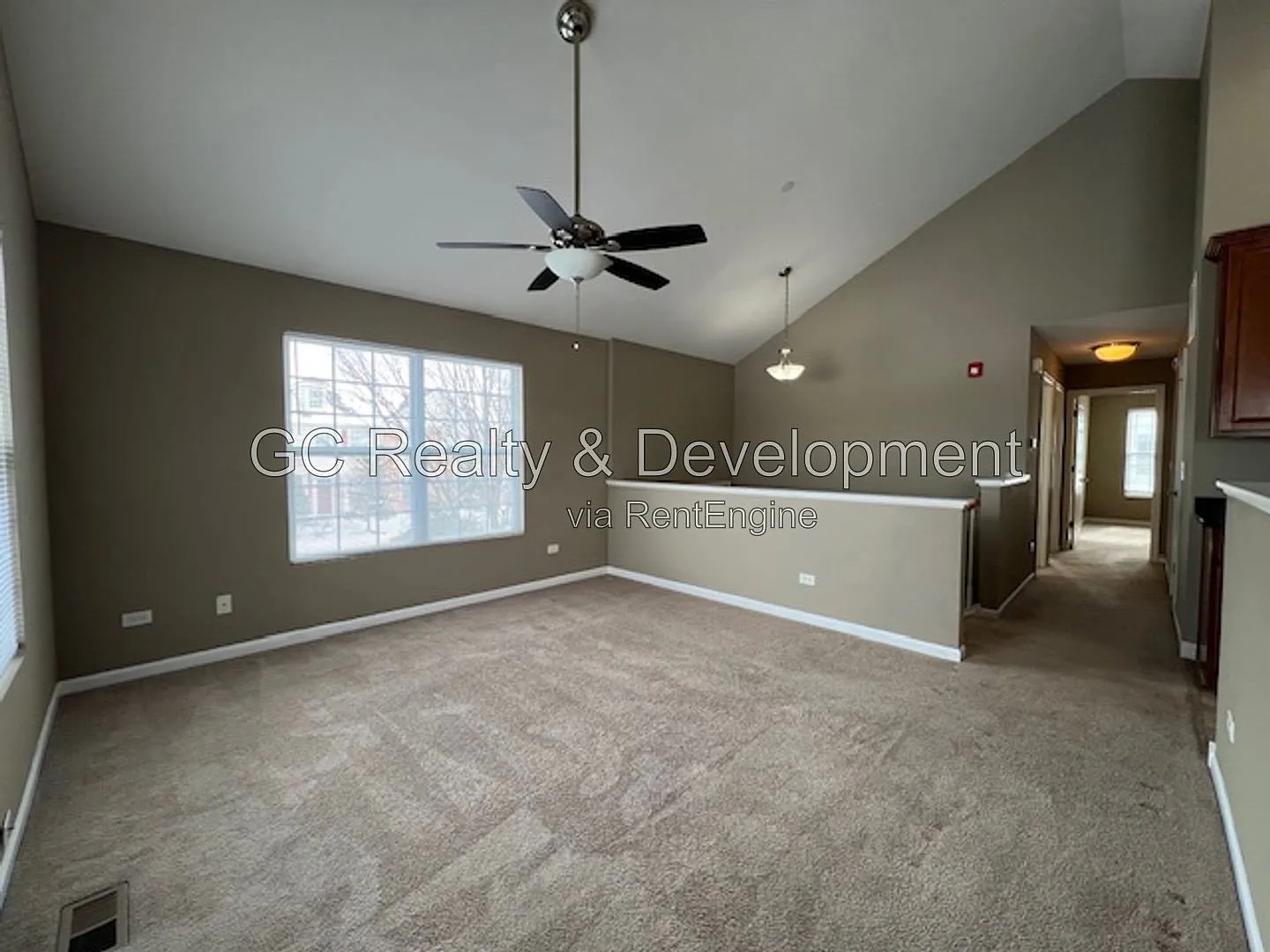 3 bed, 2.0 bath, 1900 sqft, $2,595 — Photo 4