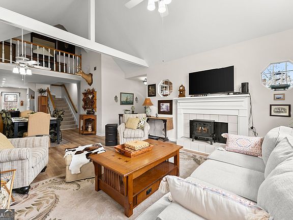 5th image of 303 Alston Ridge Ct
