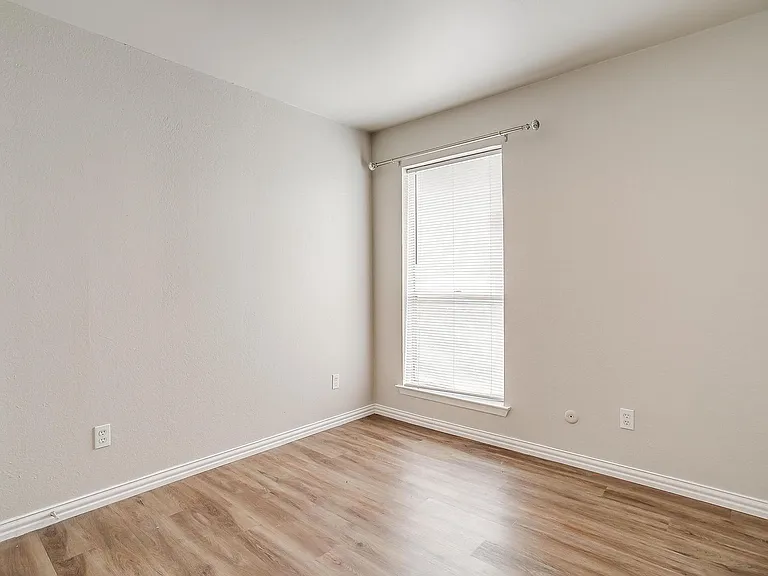 5947 Chimney Wood Cir — Photo 38