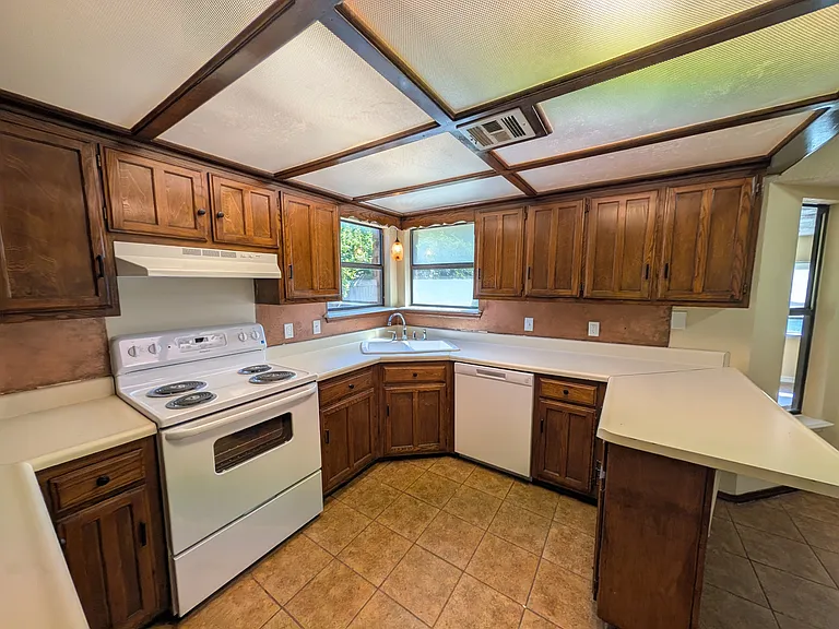 1707 S 138th East Ave — Photo 4
