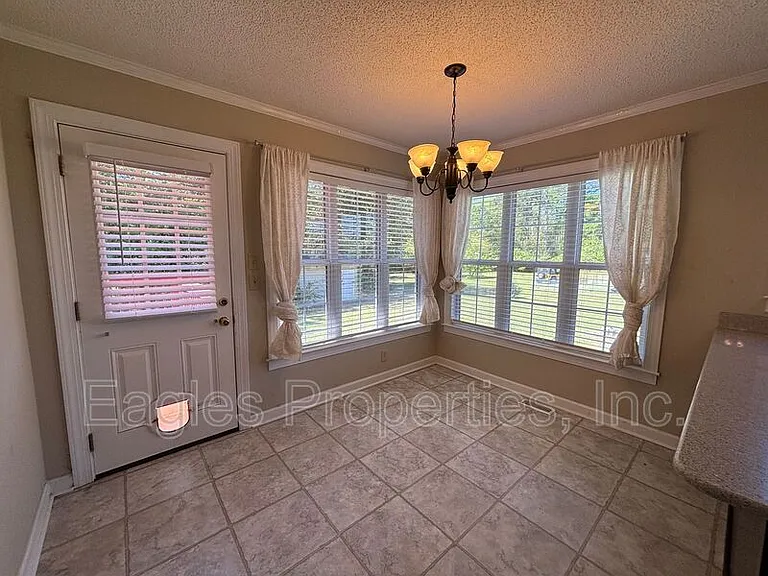216 Waters Cir — Photo 7