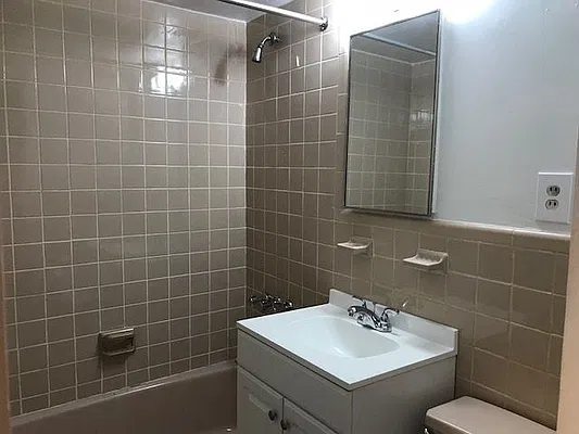 Rented by Eric Goodman Realty Corp | media 24