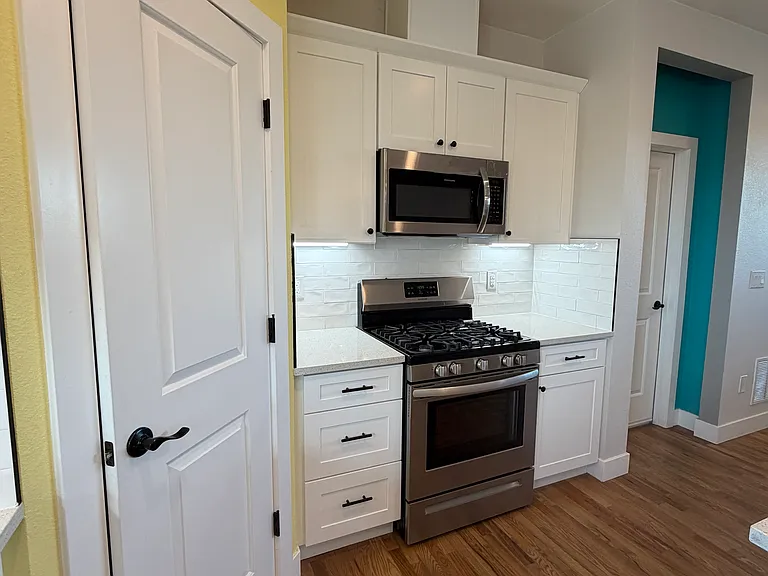 2527 W Wesley Ave — Photo 14