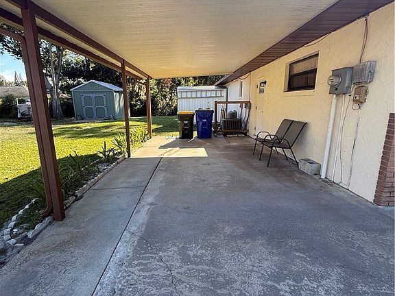 3rd image of 1572 Spring Ln