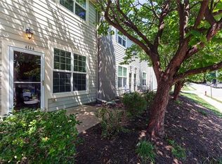 4144 Roanoke Rd, Kansas City, MO 64111