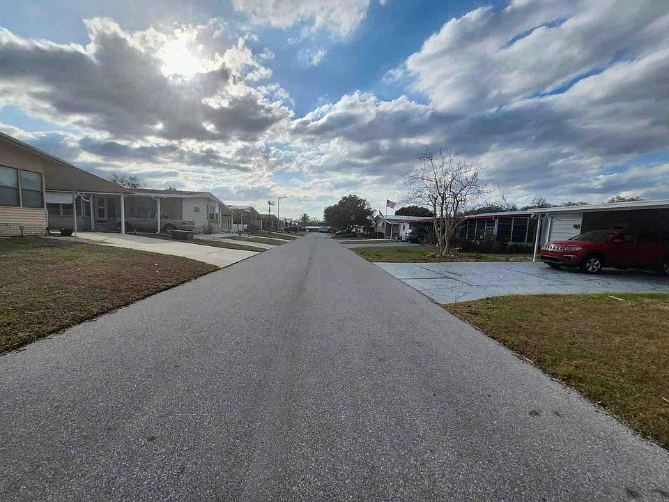 2nd image of 1709 Fox Hill Dr