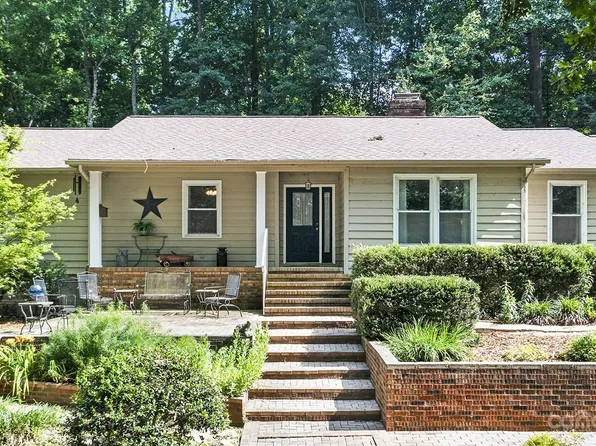 123 Churchill Rd, Dallas, NC 28034