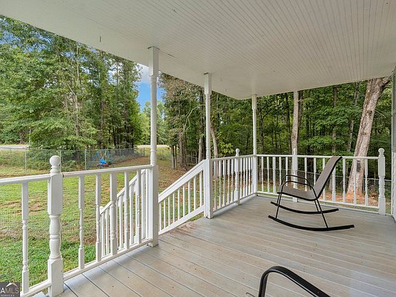 4th image of 365 Taylor Rd