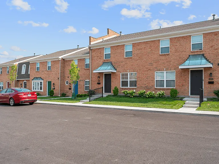 Galbraith Pointe Apartments and Townhomes — Photo 37