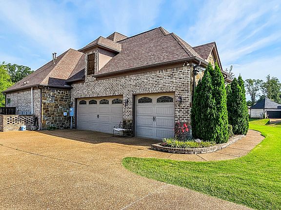 3rd image of 4459 Dawkins Farm Dr