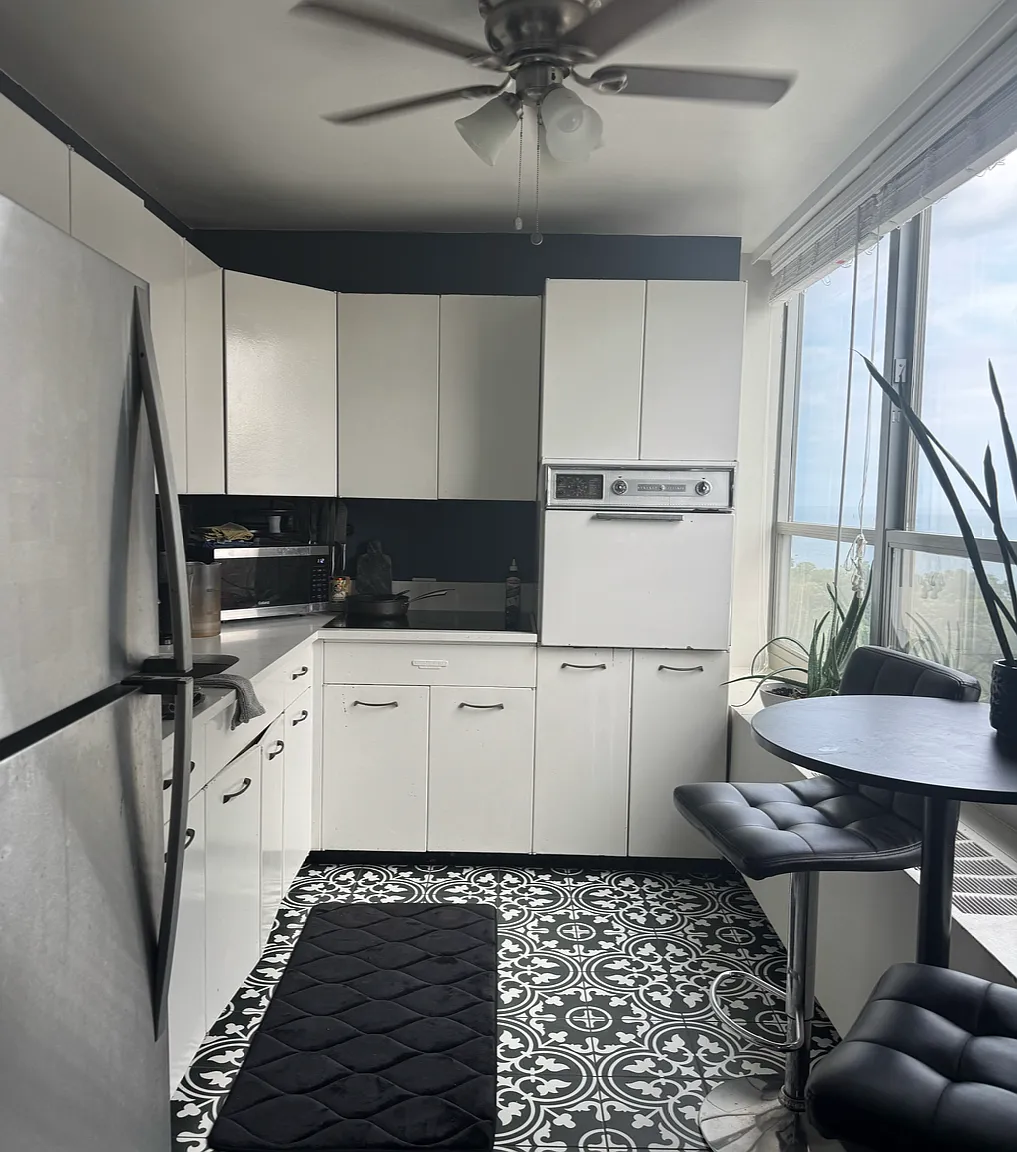 Studio, 800 sqft, $1,800 — Photo 3
