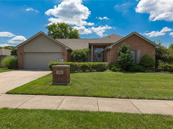 101 Crown Point Mdws, Centerville, OH 45458